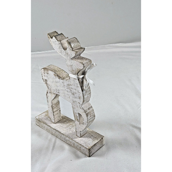 Shabby Chic Wooden Reindeer – Whitewashed Christmas Decor - Picture 4 of 4